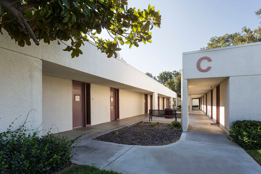 More Photos Of 23861 McBean Pky, Valencia Medical For Lease