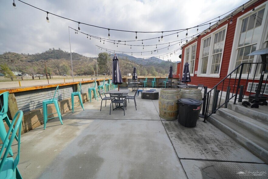 More Photos Of 15814 Caliente Creek Rd, Caliente Restaurant For Sale