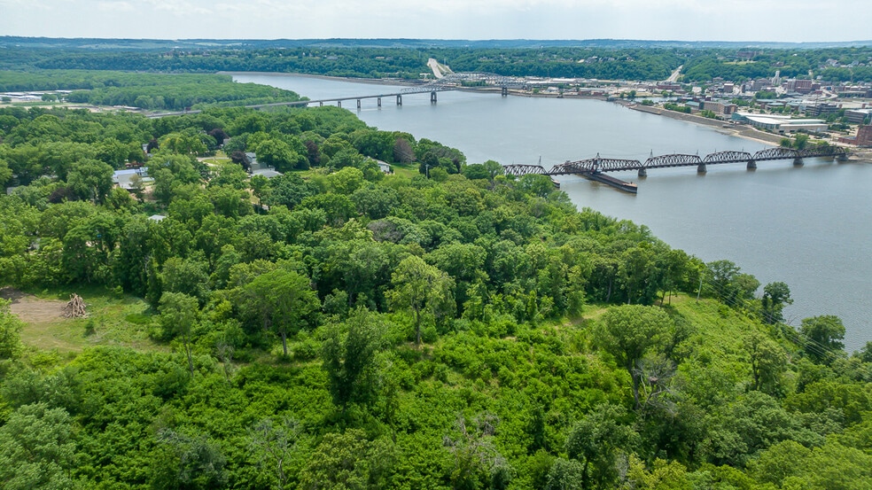 More Photos Of 600 Livingston, East Dubuque Land For Sale