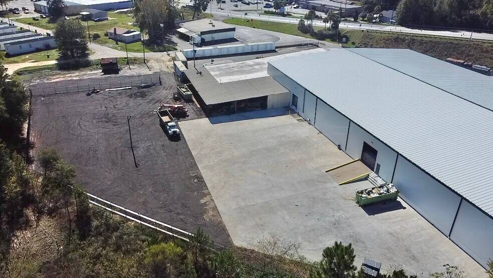 More Photos Of 2135 State Line Rd, Flomaton Warehouse For Lease