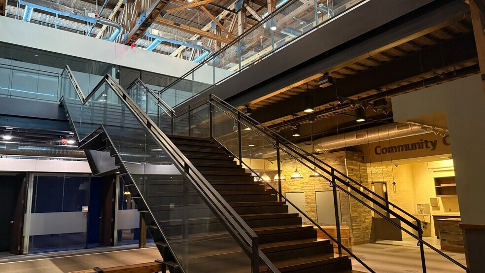 More Photos Of 801 S 60th St, West Allis Office For Lease