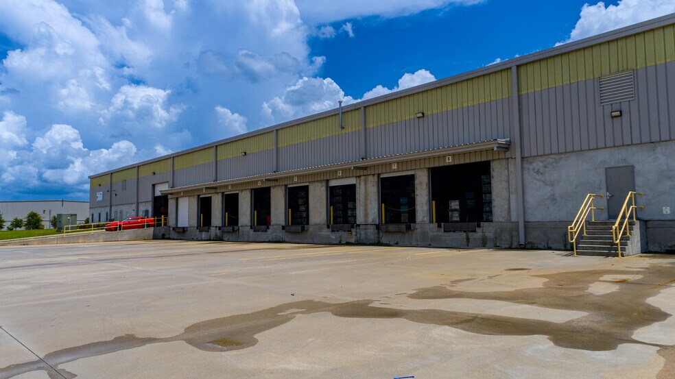 More Photos Of 101 Morgan Lakes Blvd, Pooler Warehouse For Lease