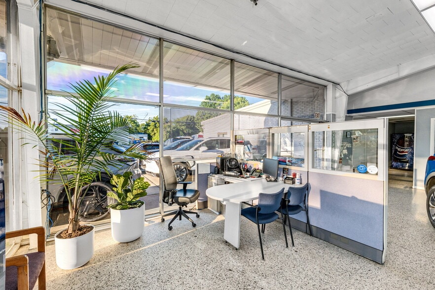 More Photos Of 1520 S Cannon Blvd, Kannapolis Auto Dealership For Sale