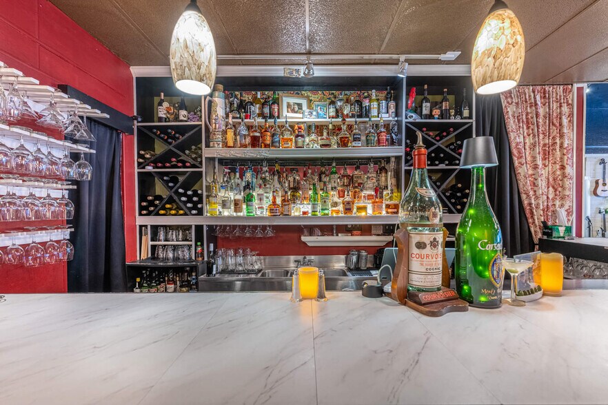 More Photos Of 227 E Cecil St, Springfield Restaurant For Sale