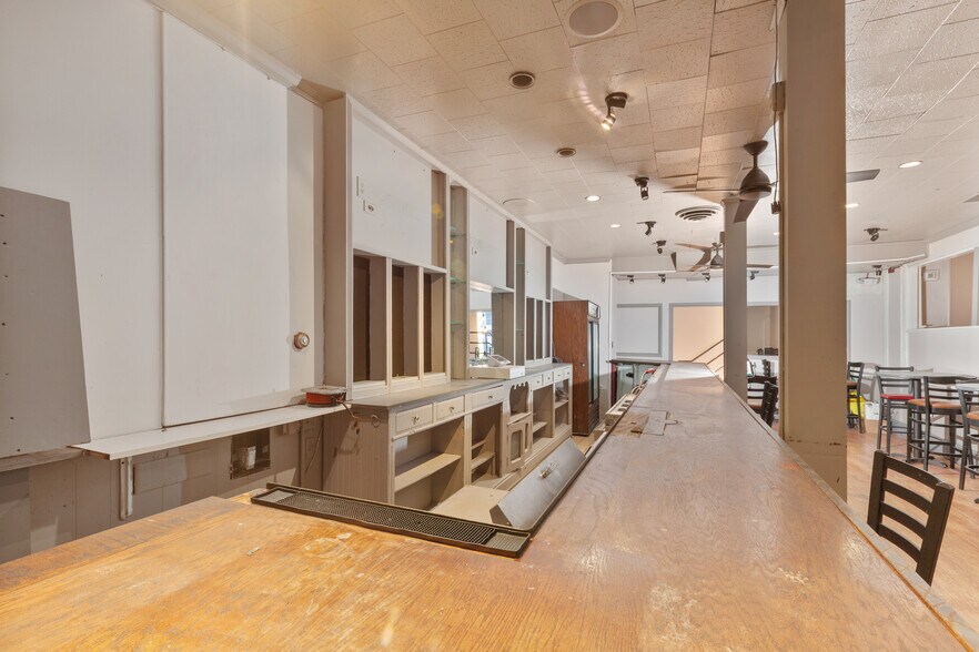 More Photos Of 194-198 Main St, Emmaus Restaurant For Sale