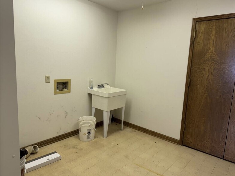 More Photos Of 2124 N 25th St, Waco Medical For Sale