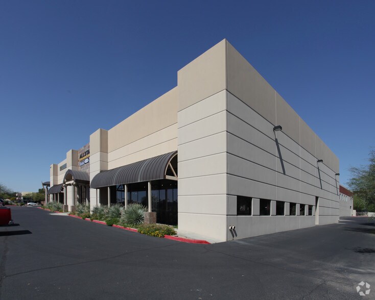 More Photos Of 15250 N Hayden Rd, Scottsdale Showroom For Lease