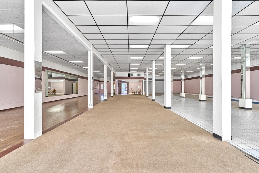 More Photos Of 115 N Western Ave, Los Angeles Storefront For Sale