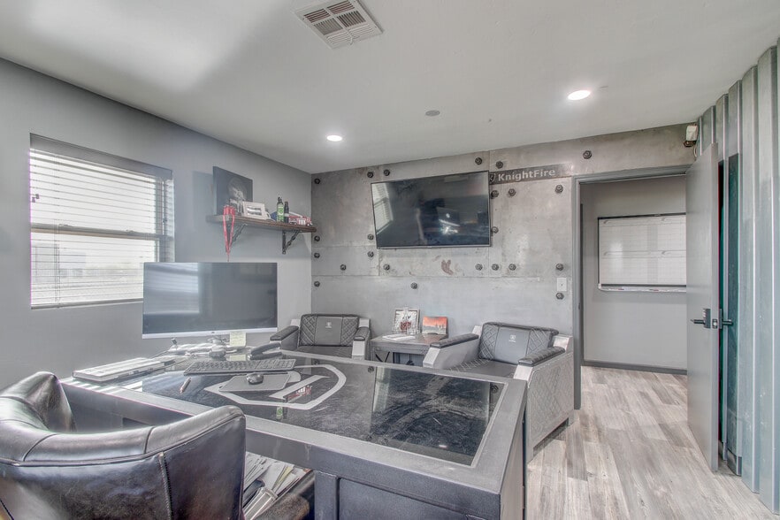 More Photos Of 6532 SW 44th St, Oklahoma City Service For Sale