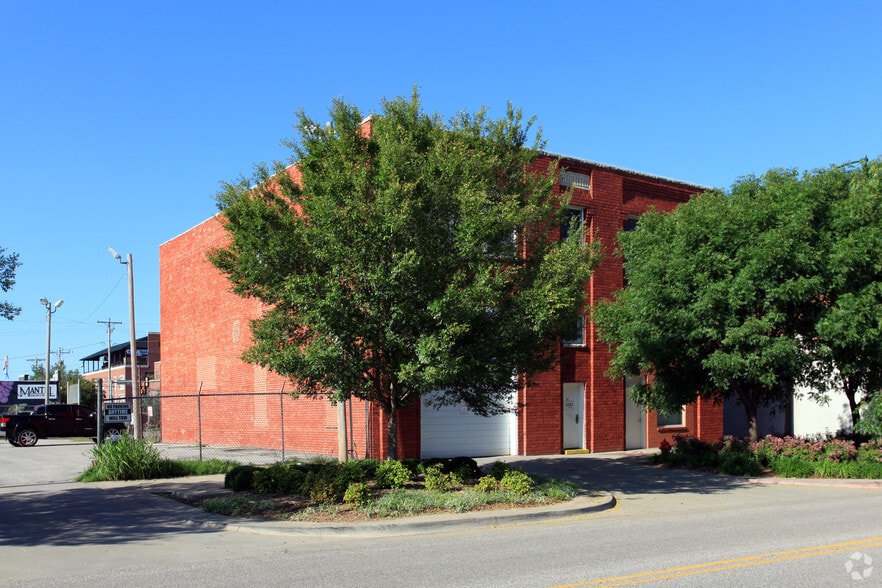 More Photos Of 200 E Main St, Oklahoma City Manufacturing For Sale