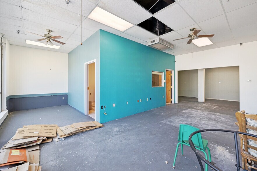 More Photos Of 2621 5th Ave, Scottsbluff General Retail For Sale