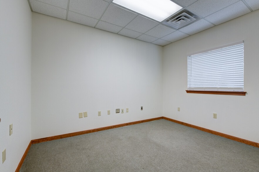 More Photos Of 19365 FM 2252, Garden Ridge Office For Lease