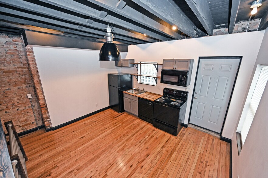 More Photos Of 226 E Clifton Ave, Cincinnati Apartments For Sale