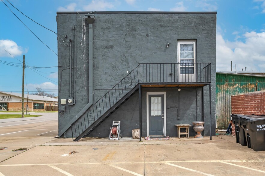 More Photos Of 100 S Main St, Crandall Storefront Retail Residential For Sale