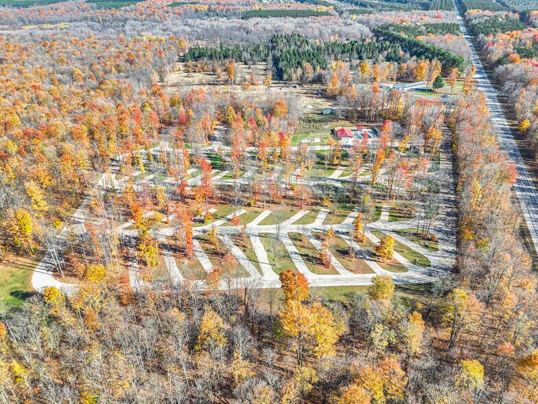 More Photos Of 10422 Cadillac Hwy, Thompsonville Hotel For Sale