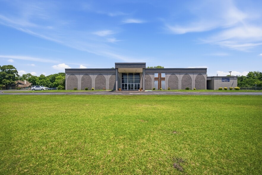 Primary Photo Of 14400 Northwest Fwy, Houston Religious Facility For Sale