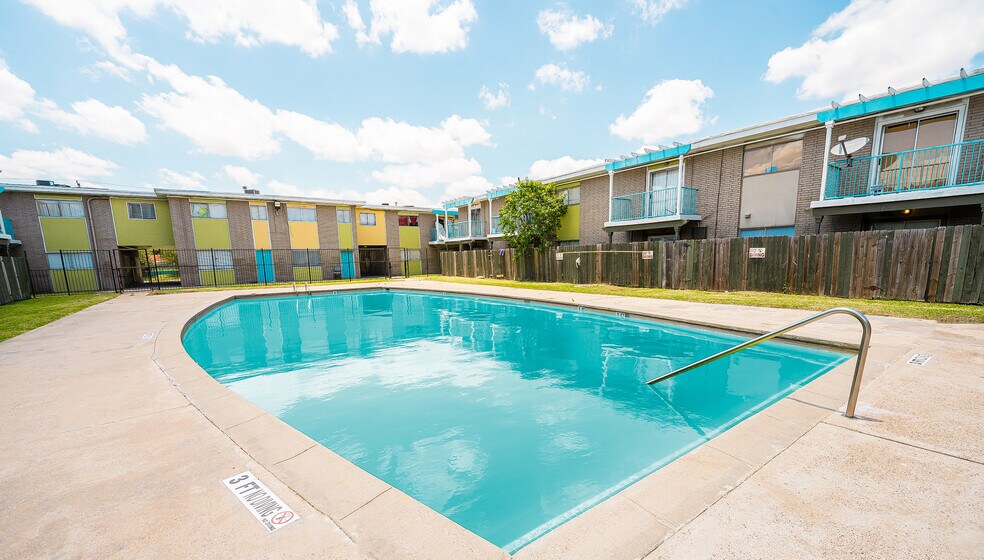 More Photos Of 4101 S Shaver St, Pasadena Apartments For Sale