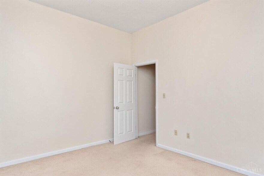 More Photos Of 112 Main St, Ripley General Retail For Sale