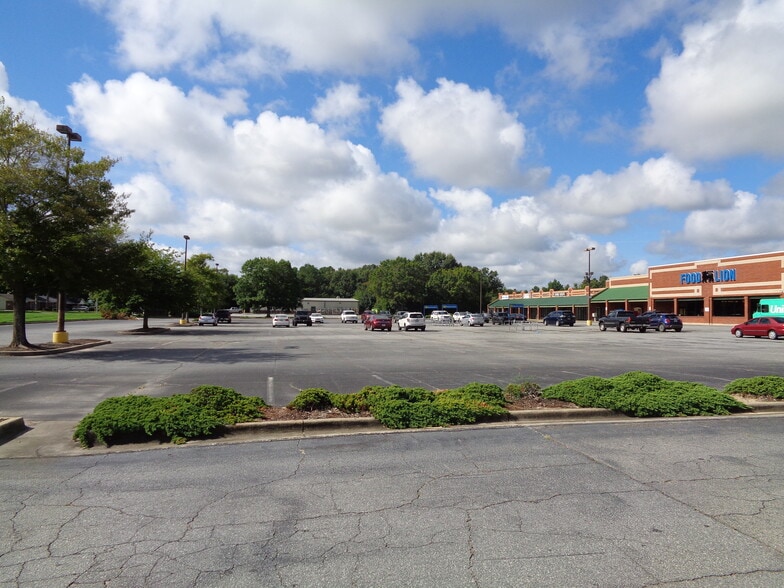 More Photos Of 1511 Radium Springs Rd, Albany General Retail For Sale