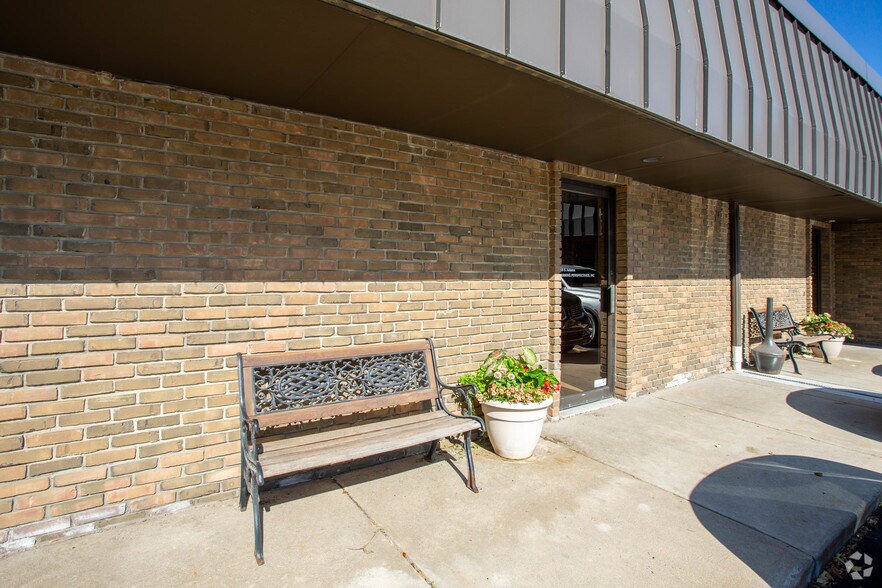 More Photos Of 1122-1035 Cole St, Birmingham Office For Lease