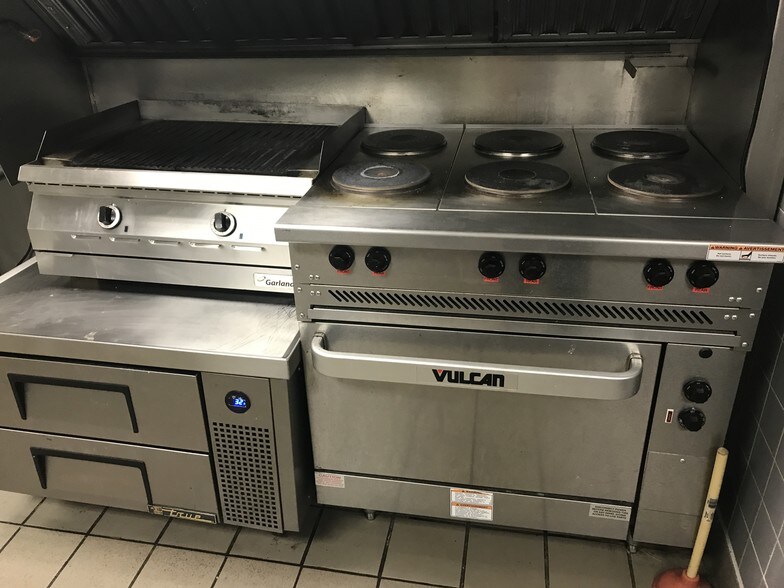 More Photos Of 8841 Commodity Cir, Orlando Fast Food For Lease