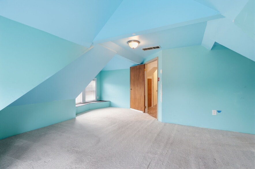 More Photos Of 168 White Horse Ave, Hamilton Office For Sale