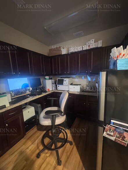 More Photos Of 402 Airport Commons Dr, Calera Medical For Lease