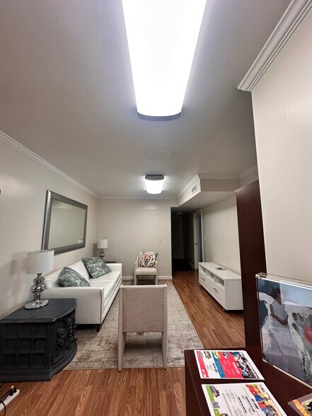 More Photos Of 1226 Lakeview Dr, Franklin Loft Creative Space For Sale