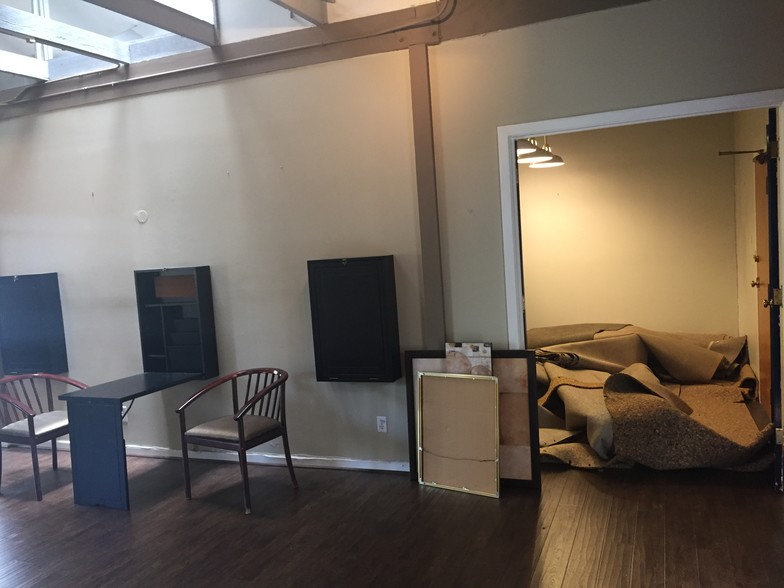 More Photos Of 414-416 W 4th St, Santa Ana Office For Sale