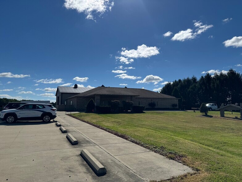 More Photos Of 1046 Ekastown Rd, Saxonburg Office Residential For Lease