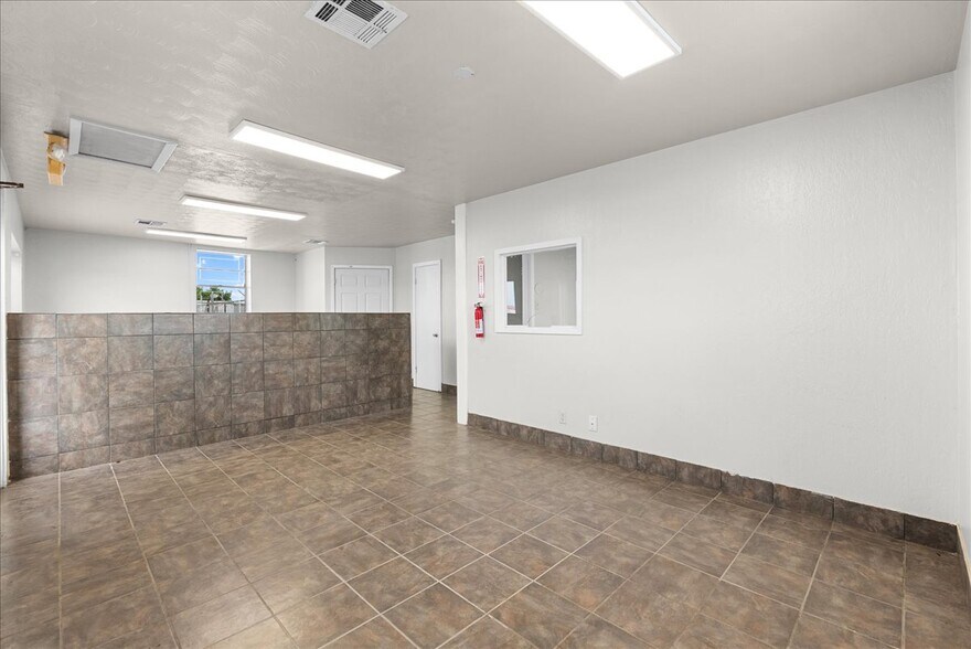 More Photos Of 230 Highway 146 S, Texas City Auto Dealership For Sale