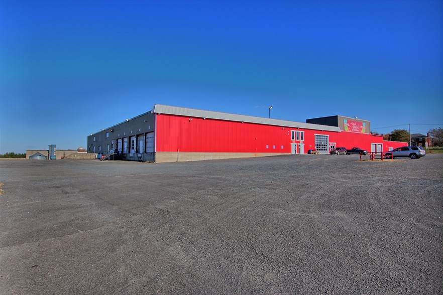 Primary Photo Of 1003 Rue Principale, Wickham Warehouse For Lease