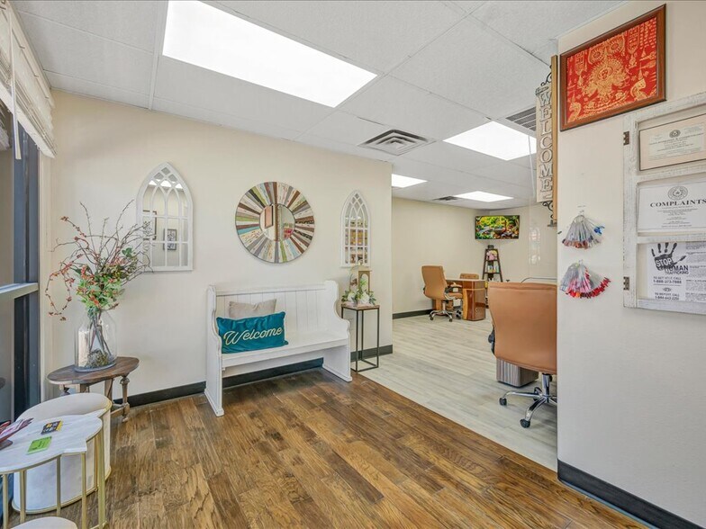 More Photos Of 105 Champions Dr, Lufkin Fast Food For Sale