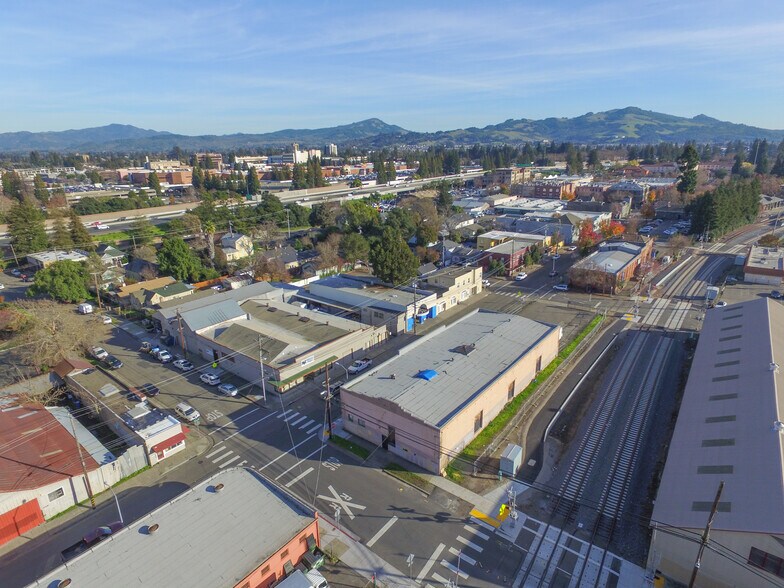 More Photos Of 8 W 9th St, Santa Rosa Warehouse For Lease