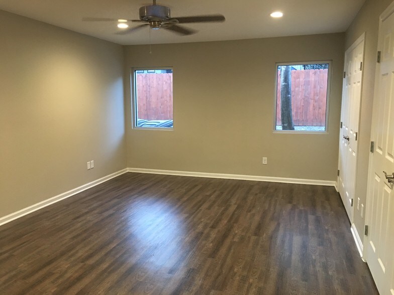 More Photos Of 645 Floral Ave, New Braunfels Office For Lease