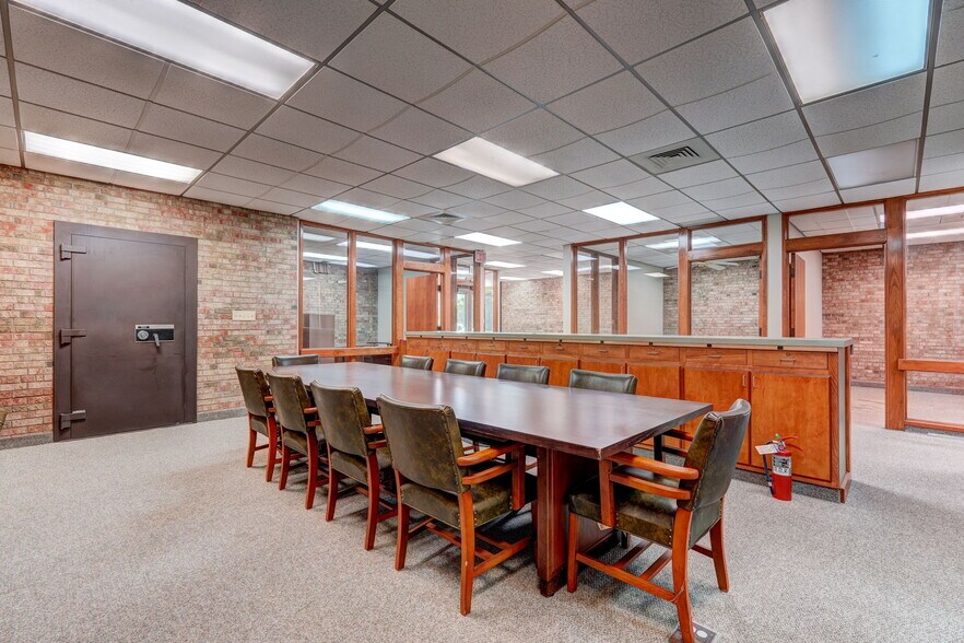 More Photos Of 3311 Burlington Rd, Greensboro Office For Sale