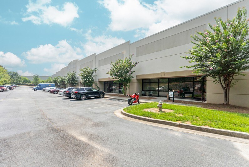 More Photos Of 480 Brogdon Rd, Suwanee Warehouse For Lease