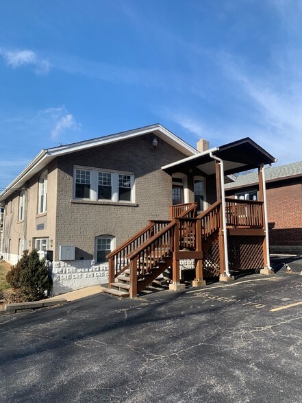 More Photos Of 1530 S Big Bend Blvd, Richmond Heights Loft Creative Space For Lease