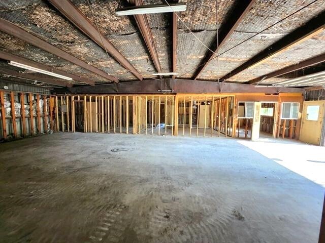 More Photos Of 610 New York St, Navasota Flex For Lease