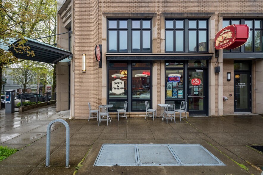 More Photos Of 1011 Harris Ave, Bellingham Restaurant For Sale