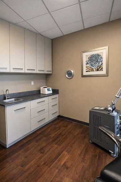 More Photos Of 1471 Saratoga Ave, San Jose Medical For Lease