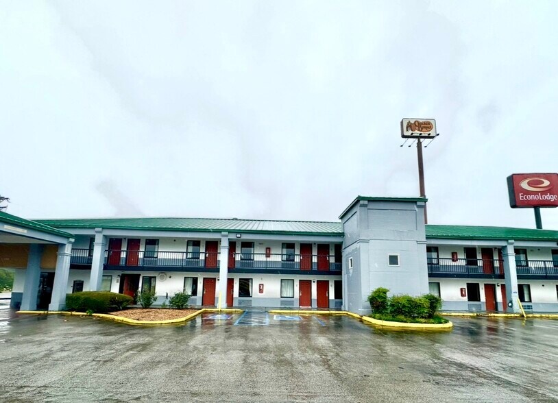 More Photos Of 1500 US Highway 72 E, Athens Hotel For Sale