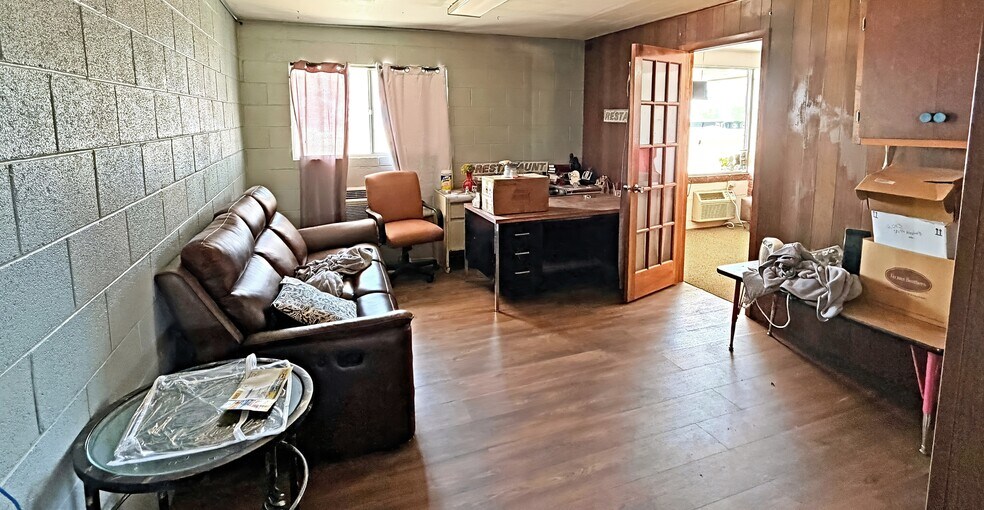 More Photos Of 1202 Castle Rock St, Quinter Hotel For Sale