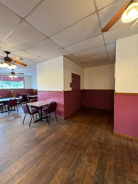 More Photos Of 150 Rockdale Rd, Follansbee Storefront For Lease