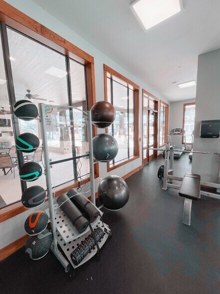 More Photos Of 2888 Nash St, Bryan Apartments For Sale