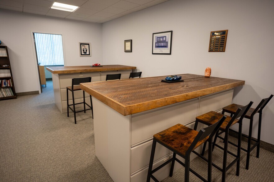 More Photos Of 8000 Brooktree Rd, Wexford Medical For Lease