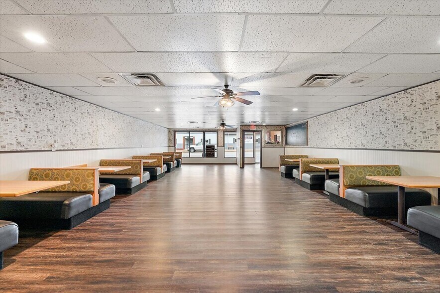 More Photos Of 4084 Huron St, North Branch Restaurant For Sale