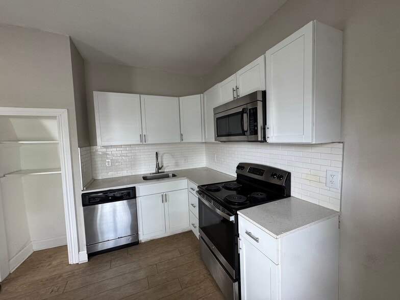 More Photos Of 3720 Sockwell Blvd, Greenville Apartments For Sale