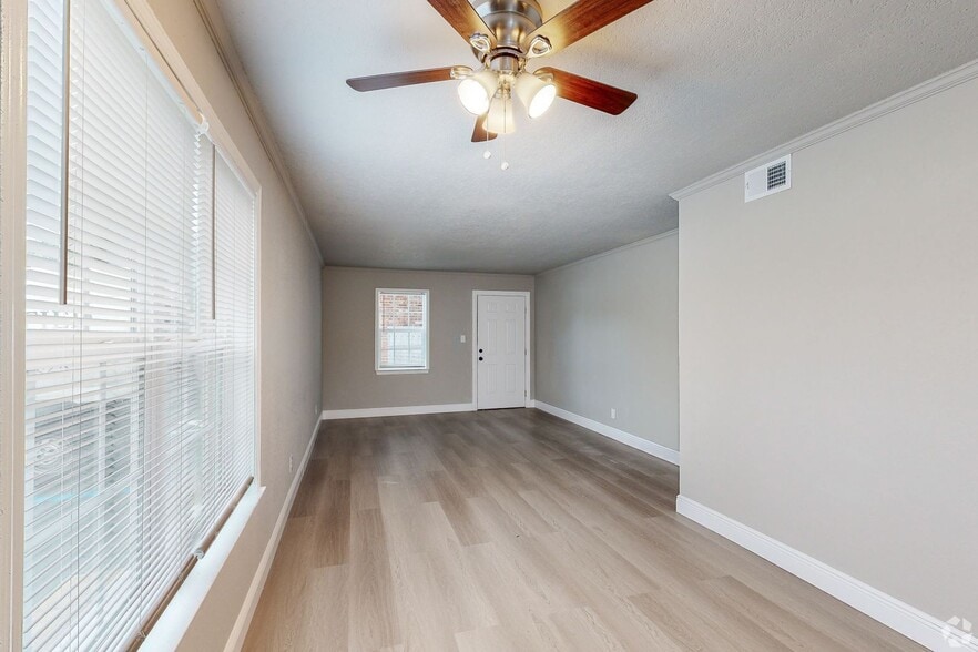 More Photos Of 1910 Southern Ave, Biloxi Apartments For Sale