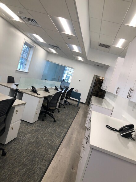 More Photos Of 263 Sea Cliff Ave, Sea Cliff Bank For Lease